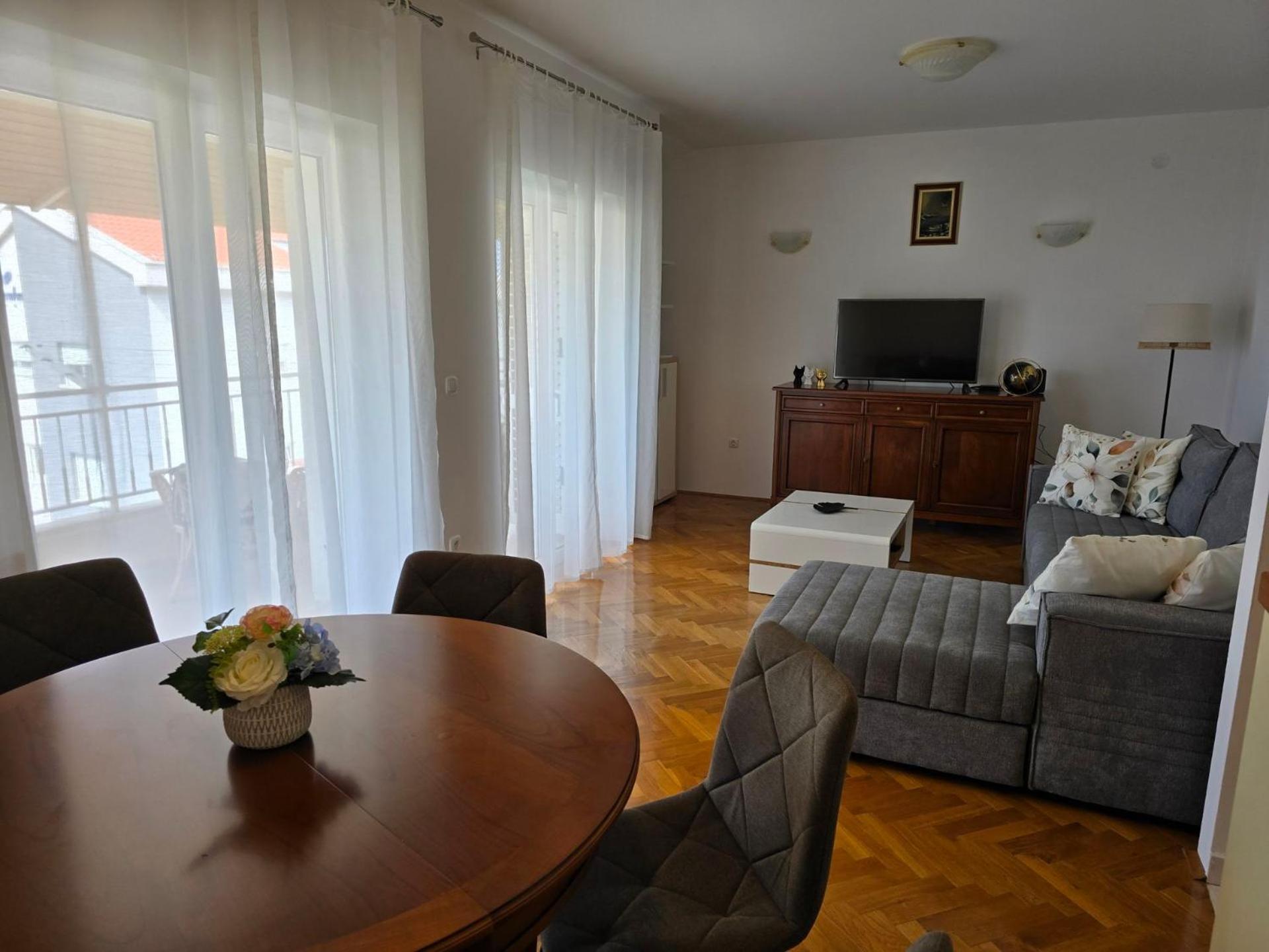 Apartment Huanita Promajna Kültér fotó