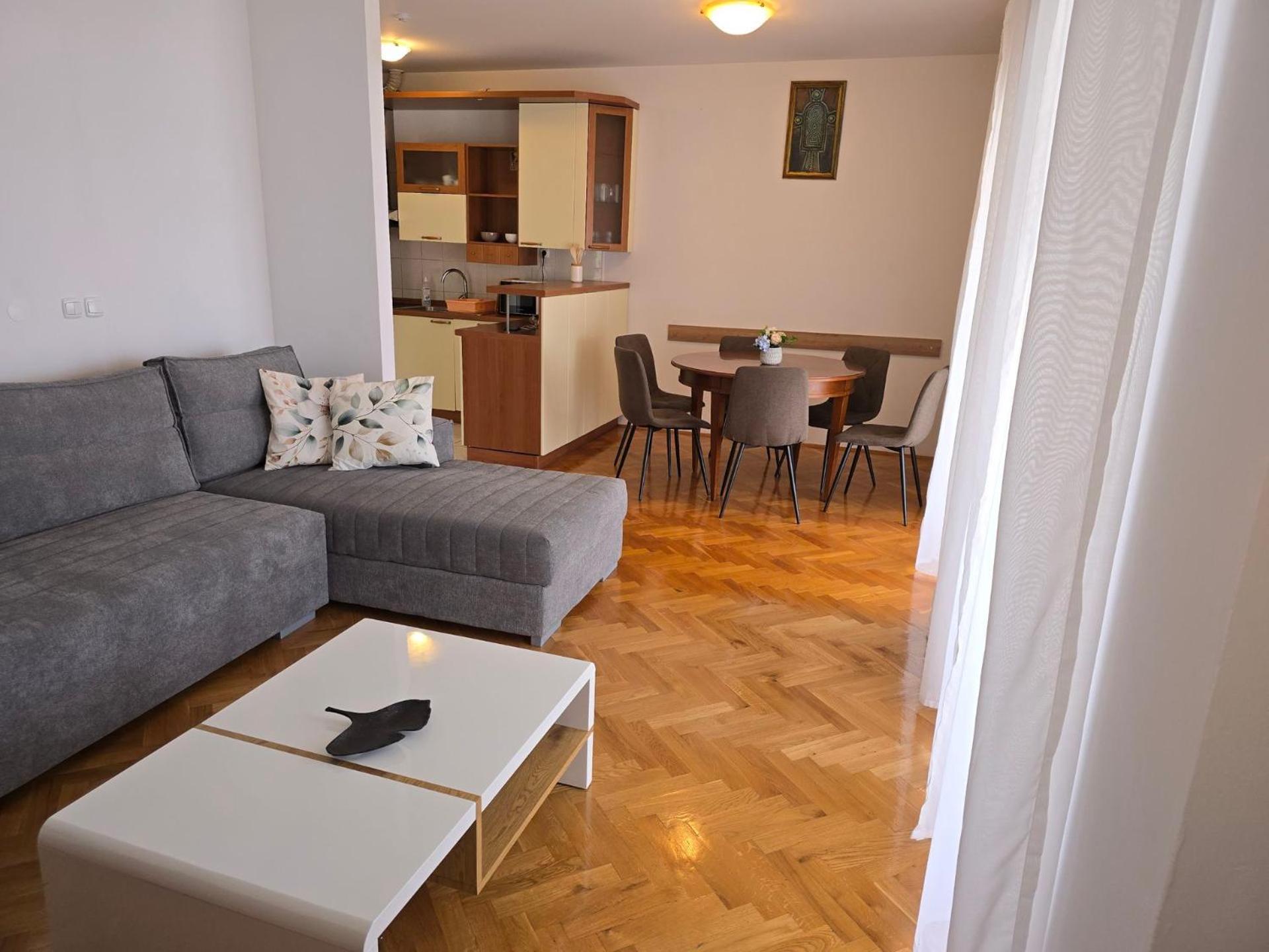 Apartment Huanita Promajna Kültér fotó